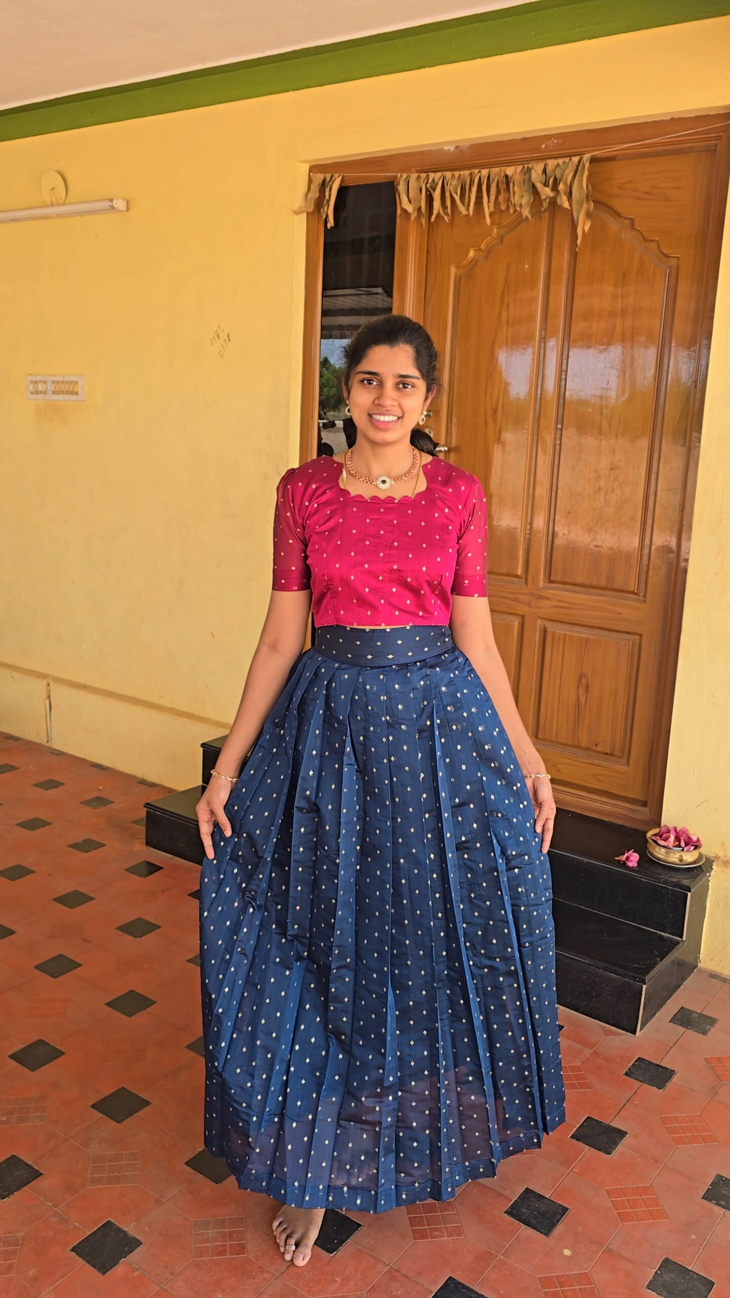 M-418 SAPPHIRE CROP TOP WITH SKIRT